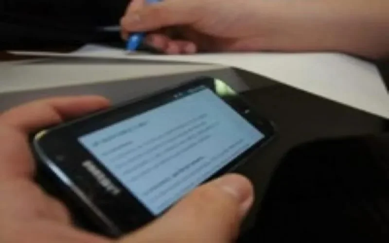 Huit personnes arrêtées pour avoir mis les épreuves du bac sur Facebook