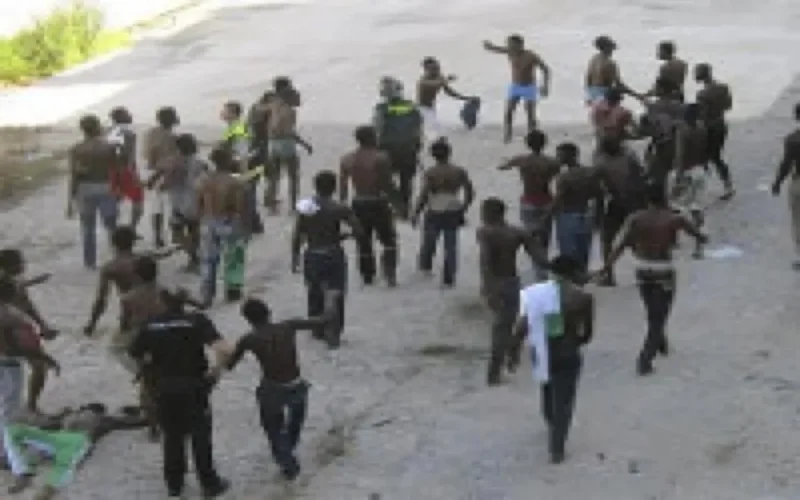 Plus de 300 subsahariens prennent d'assaut la frontière de Melilla