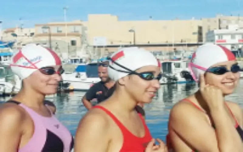Sara et Fadwa El Bekri, premières femmes marocaines et arabes à traverser le Détroit de Gibraltar à la nage