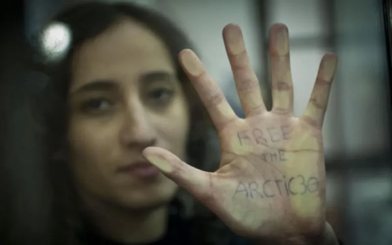 La militante Greenpeace Faiza Oulahsen libérée sous caution (Màj)