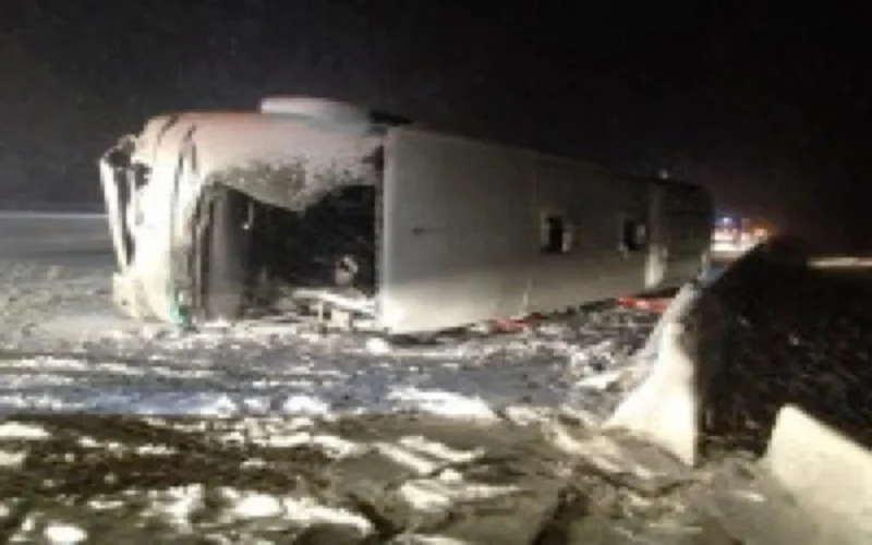 Un mort et douze blessés dans l'accident d'un car marocain en France 
