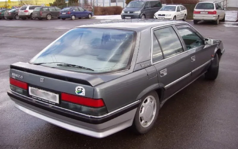 Vendre des voitures d'occasion au Maroc, dernier filon des habitants de Melilla