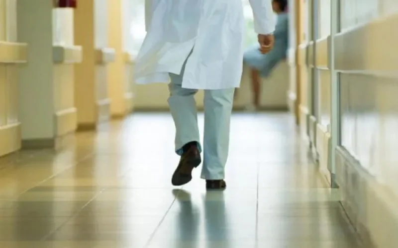 Settat : Un homme se déguise en infirmier pour violer les patientes de l'hôpital