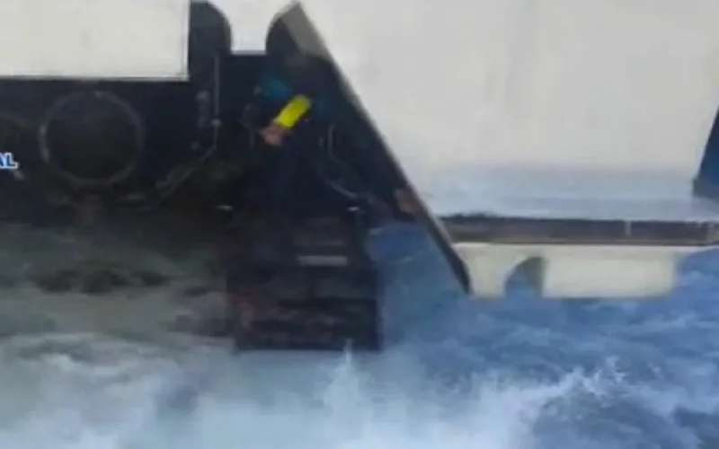 Un clandestin marocain découvert dans le moteur d'un bateau
