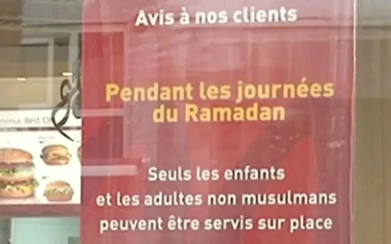 Des Marocains revendiquent le droit de manger en plein public pendant Ramadan