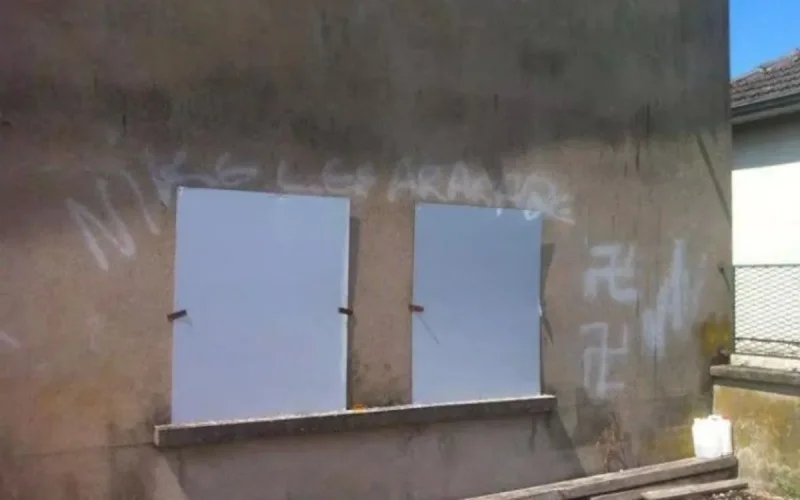 France : des tags nazis dans une salle de prière musulmane