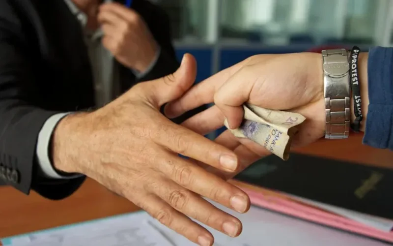 Maroc : deux juges suspendus pour corruption