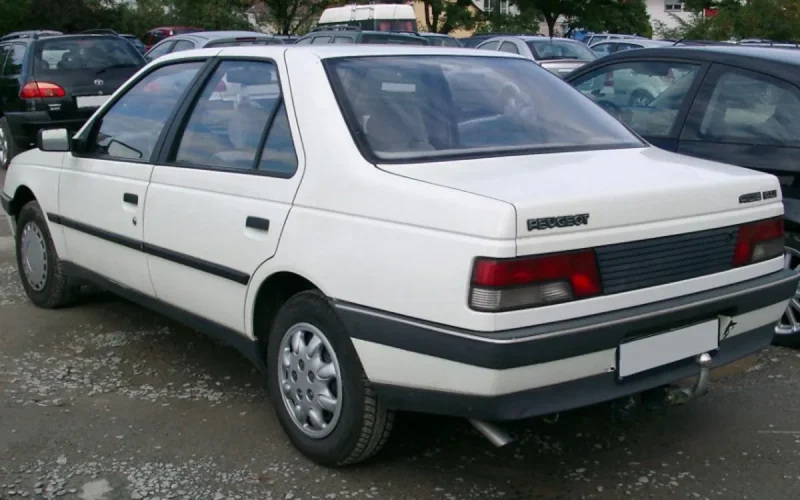 A cause d'une "taxe pollution", les Hollandais vendent leurs vieilles voitures au Maroc