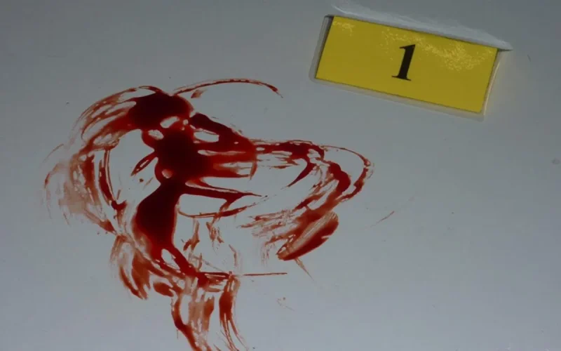 En instance de divorce, un homme tue trois personnes, dont sa femme