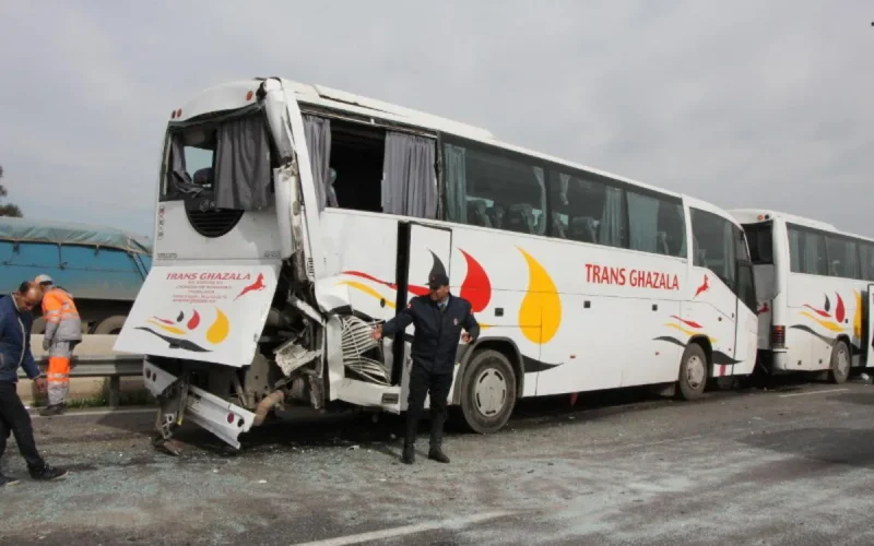 Un mort et 28 blessés dans un accident d'autocar à Guelmim