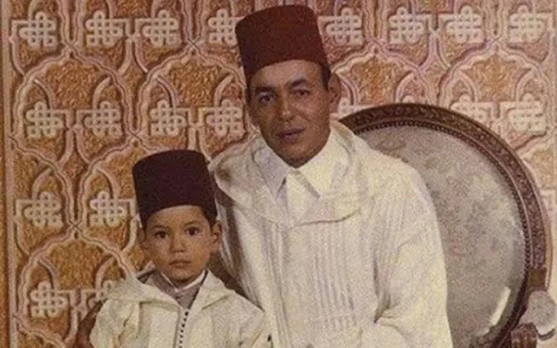 Photo : le roi Mohammed VI et son père