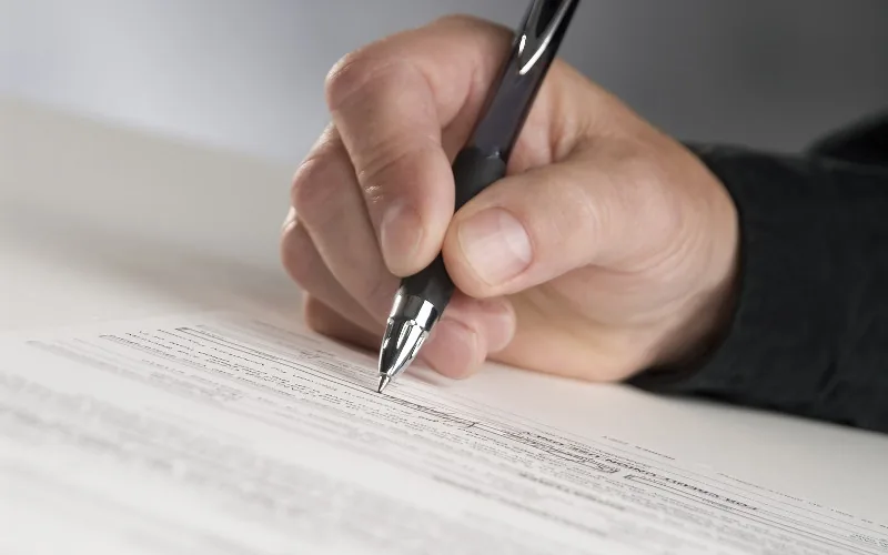 Un notaire accusé d'avoir escroqué 10 millions de dirhams