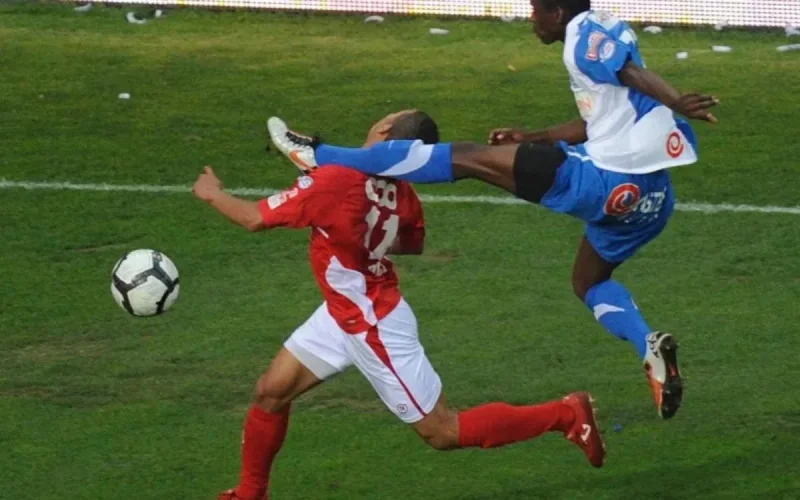 Mehdi Carcela n'en peut plus "d'être la cible des semelles adverses "