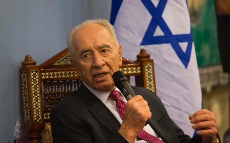 Shimon Peres annule sa venue au Maroc