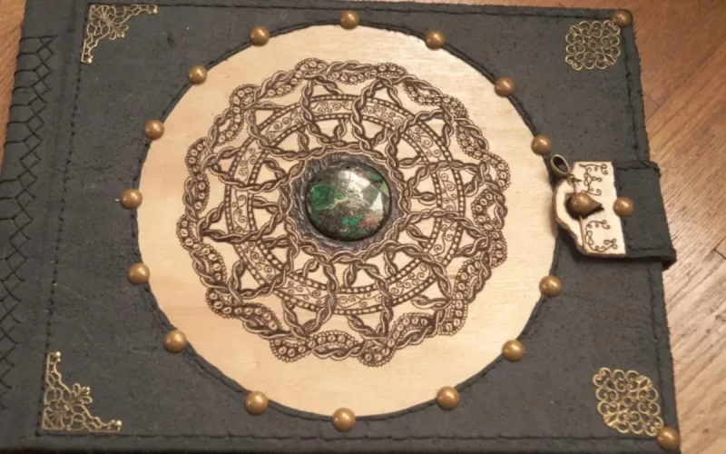 Le livre de la carte des trésors du Maroc saisi par la police