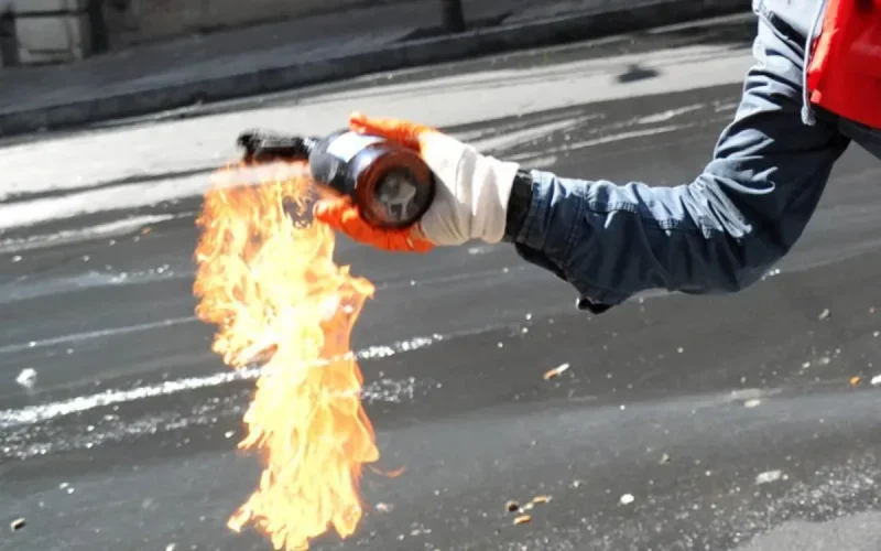 Maroc : Un policier attaqué au cocktail Molotov