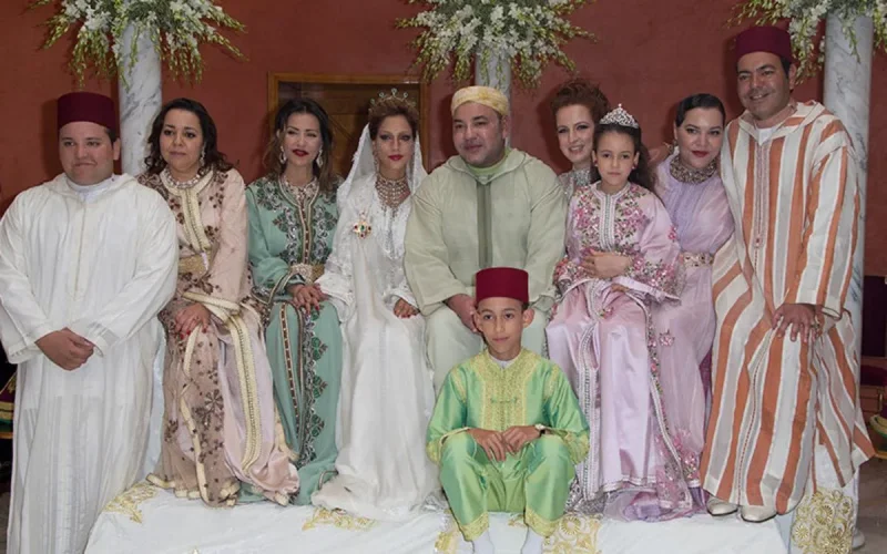 Le roi Mohammed VI rend visite à Lalla Soukaïna en France