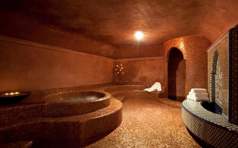 Deux jeunes filles arrêtées pour avoir filmé des femmes nues dans un hammam à Tiznit