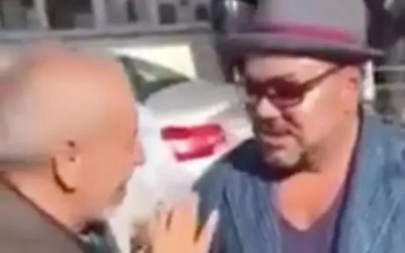 Vidéo : Mohammed VI croise des MRE à Paris