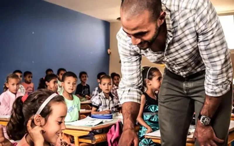 Badr Hari rénove une école à Kénitra (photos)