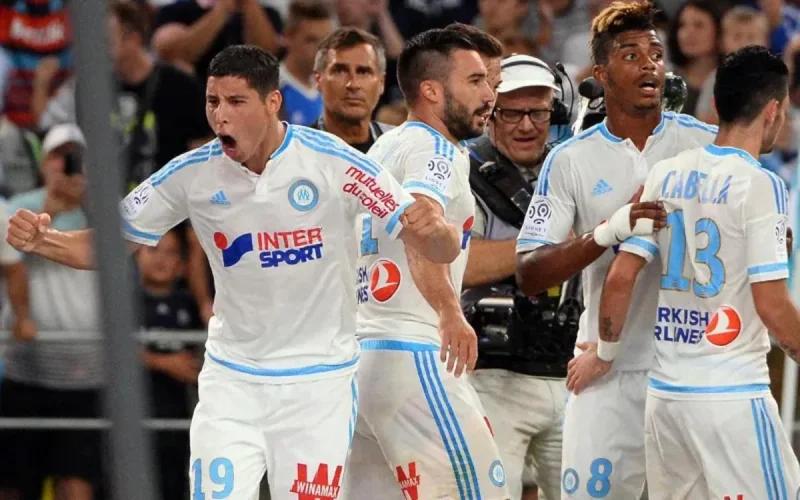 Bagarre entre les joueurs Abdelaziz Barrada et Michy Batshuayi