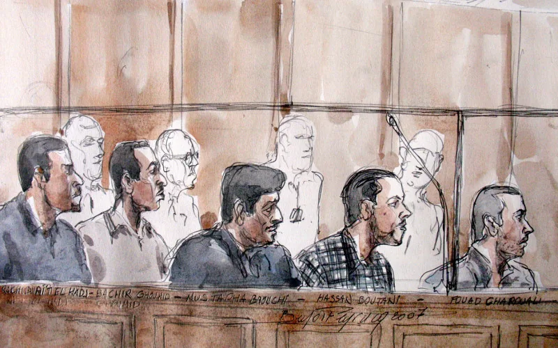 Quatre "terroristes" marocains déchus de leur nationalité française attaquent Bernard Cazeneuve