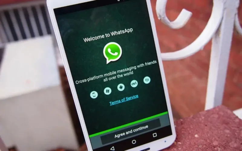 Des échanges « hot » entre un professeur et une élève sur WhatsApp