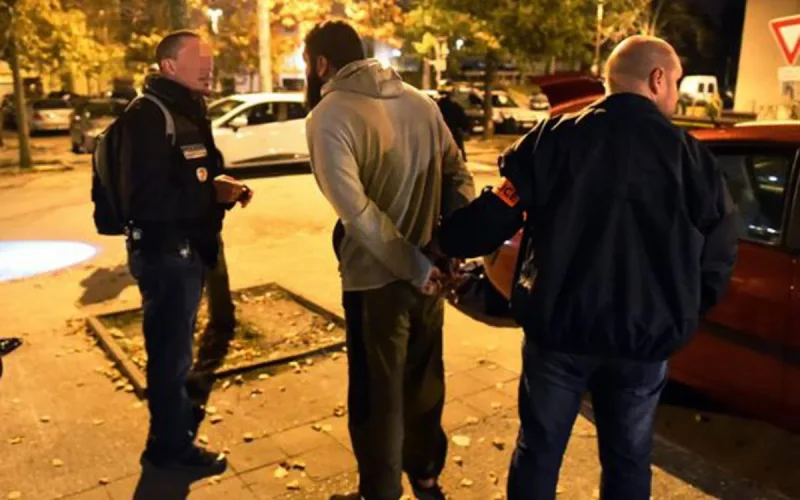 Trois mosquées fermées en France dans le cadre de l'état d'urgence