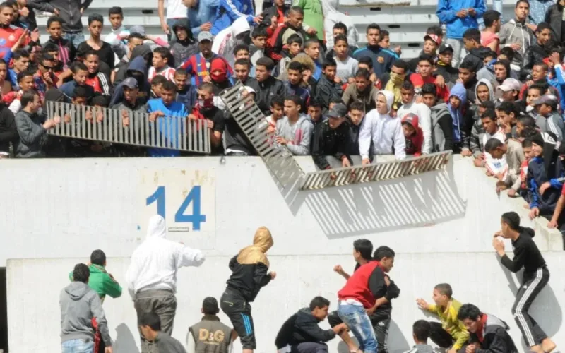 De la prison ferme pour des hooligans casablancais