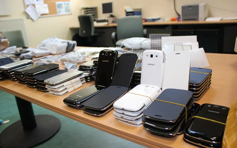 580 smartphones d'une valeur de 800 000 dirhams saisis à Tanger Med