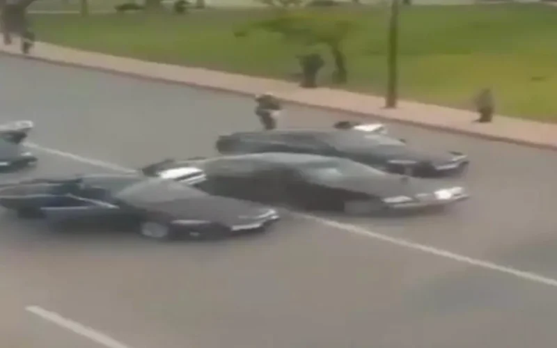 Un homme se jette sur la voiture de Mohammed VI (vidéo)