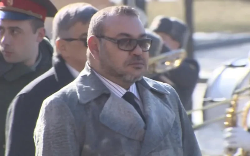 Mohammed VI se recueille à Moscou sur la tombe du soldat inconnu (vidéo)