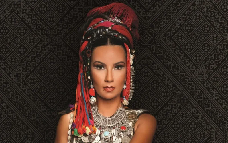 La superbe prestation de la chanteuse Oum sur Canal + (vidéo)