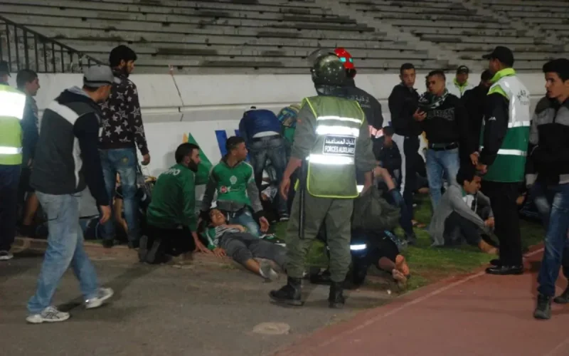 Raja Casablanca sévèrement sanctionné après les débordements de ses supporters