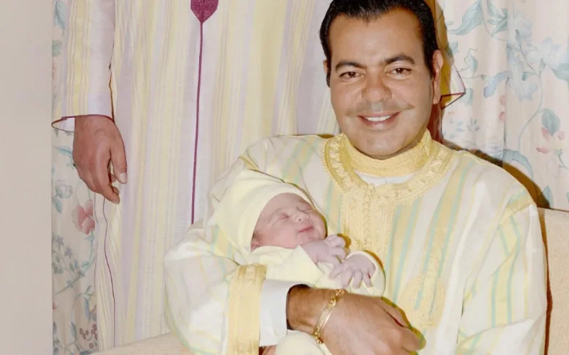 Première photo du prince Moulay Ahmed, fils de Moulay Rachid