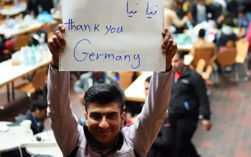 Allemagne : un réfugié trouve 150.000 euros et les rend à la police