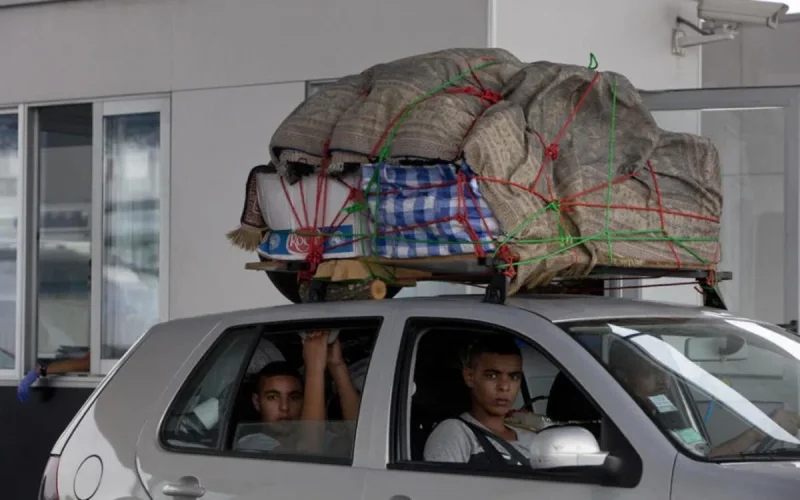 Rencontre avec des Marocains du monde à leur arrivée à Sebta (vidéo)