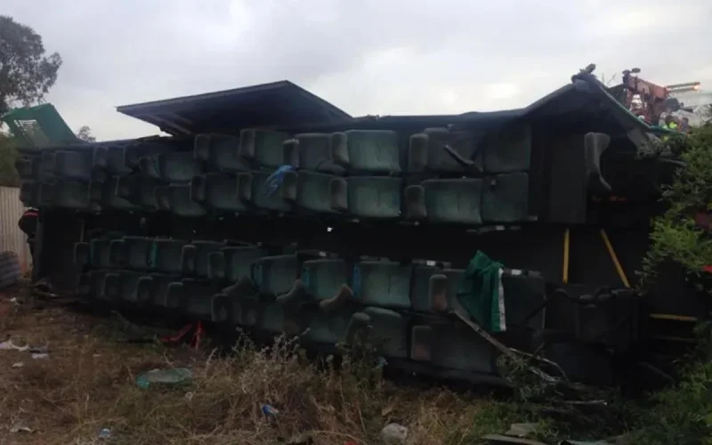Un car transportant des enfants fait un accident à Chichaoua, un mort et 16 blessés