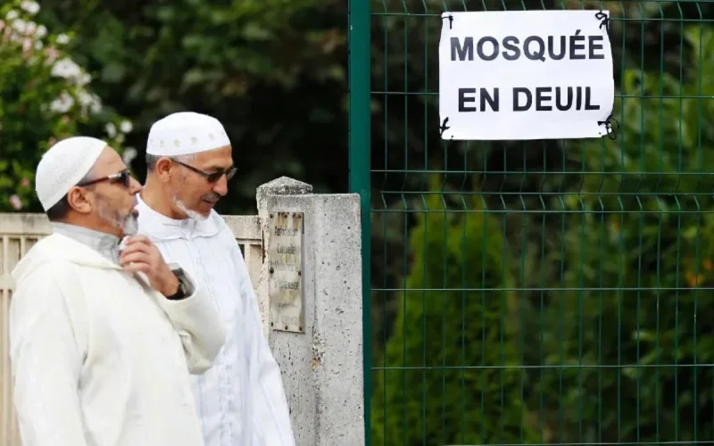 France : Musulmans et chrétiens main dans la main à la mosquée de Saint-Etienne-du-Rouvray