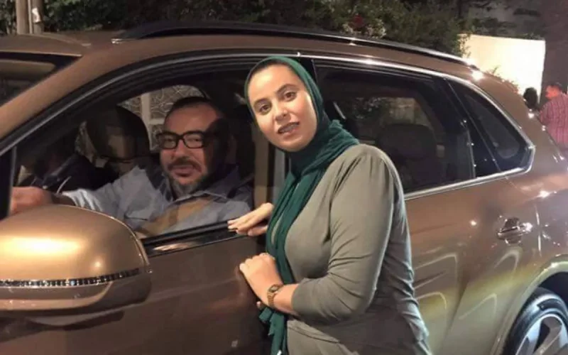 Le roi Mohammed VI se balade, seul, à Casablanca (photo)
