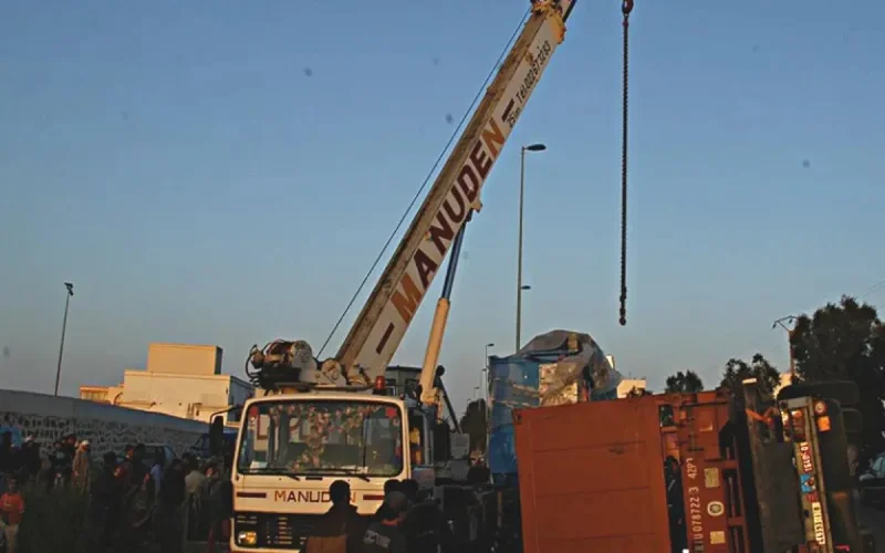 La chute d'un fourgon dans un canal fait deux morts et 9 blessés à Fqih Ben Salah