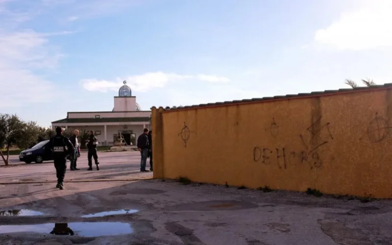 Des tags racistes sur les murs de la mosquée de Perpignan 