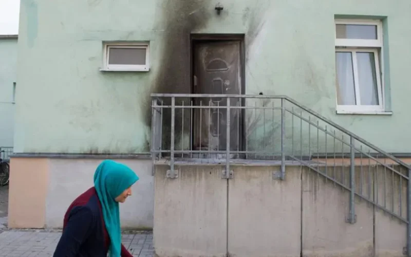 L'homme derrière l'attentat contre une mosquée en Allemagne arrêté 