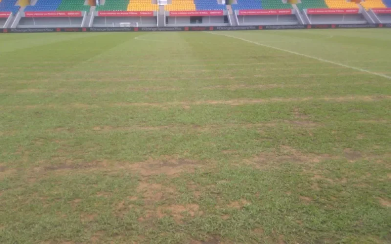 L'état (désastreux) de la pelouse qui va accueillir le match Maroc-Egypte (photos)