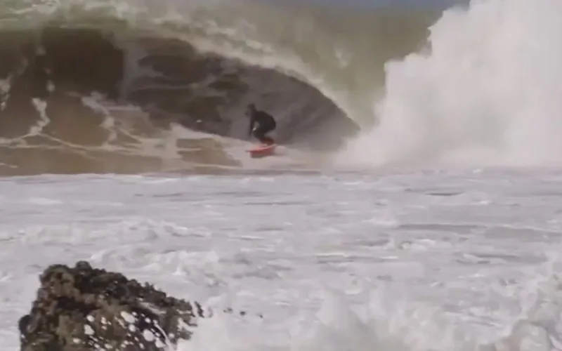 Attention, la vague s'est réveillée (vidéo) 