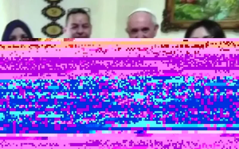 Italie : une famille marocaine reçoit le pape François (vidéo)