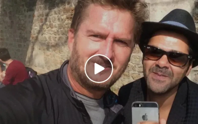 Jamel Debbouze présente le premier blond aux yeux bleus qui parle arabe (vidéo)