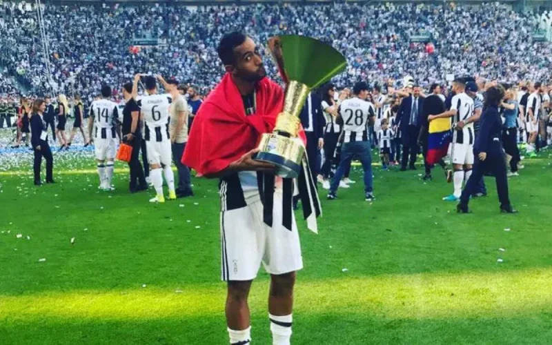 Mehdi Benatia fête le sacre de la Juventus de Turin avec le drapeau marocain(vidéo)