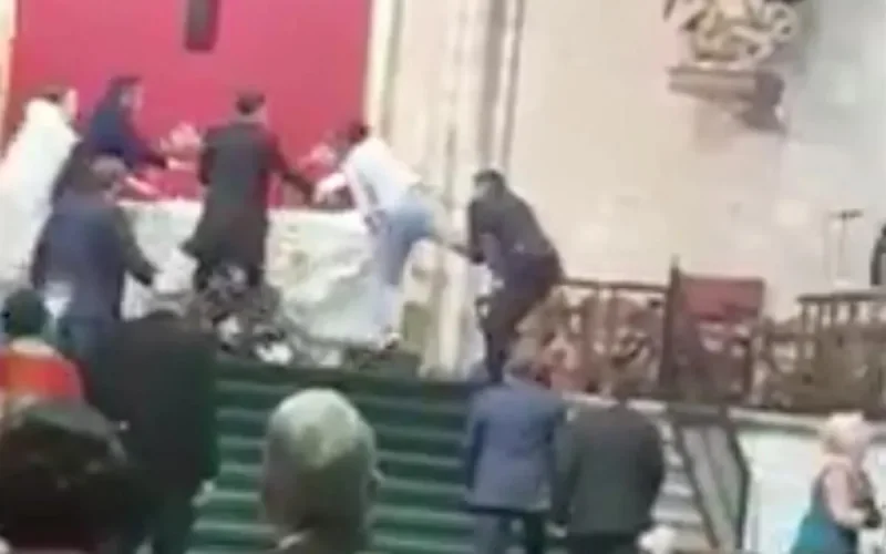 Un Marocain sème la panique dans une église en Espagne (vidéo)