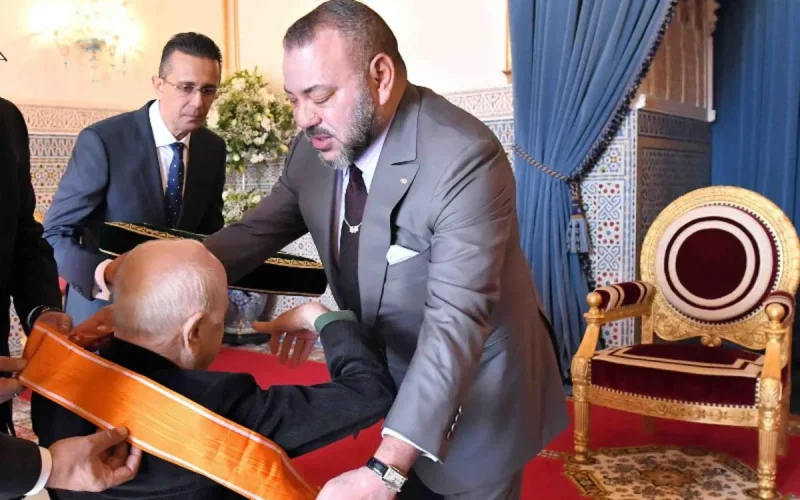 Vidéo : quand Mohammed VI décorait Pierre Bergé